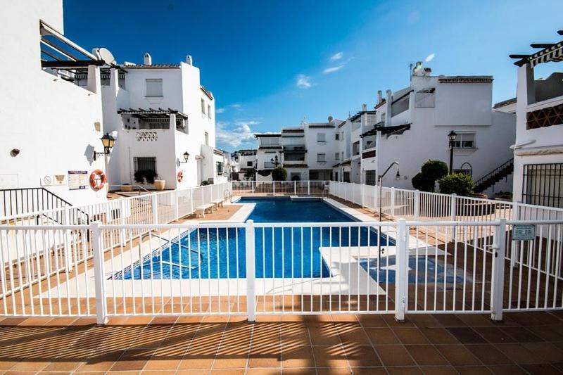 Apartamento Primera Linea De Playa Манільва Екстер'єр фото